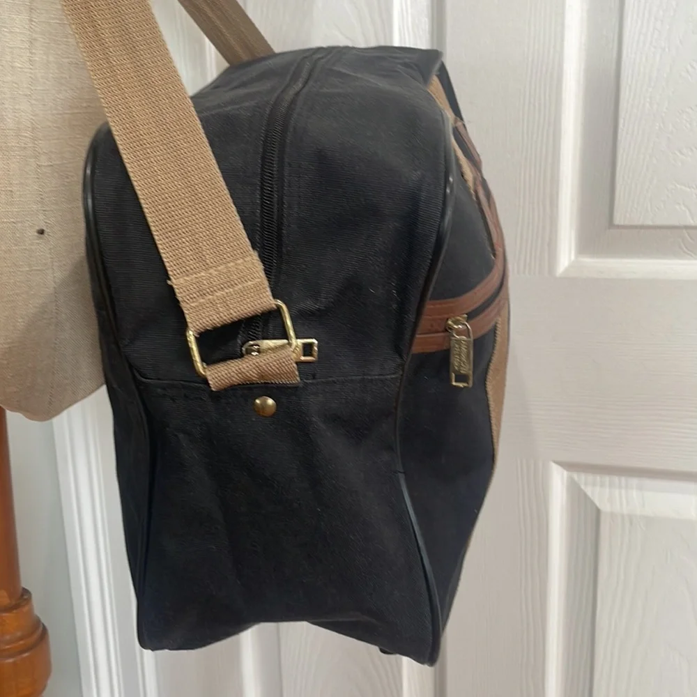 Vtg American Flyer, duffel bag carry on shoulder strap zipper pocket black brown